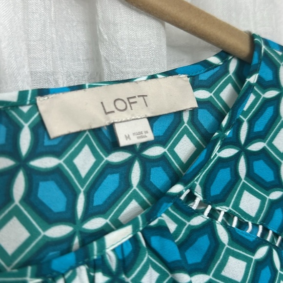 Loft Medium aqua/green/cream Geometric flowy top Item# 2A - Picture 3 of 6